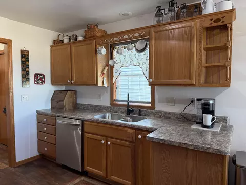 Kitchen - 633 Park View St, Pecatonica, IL 61063 photo 3 of 13