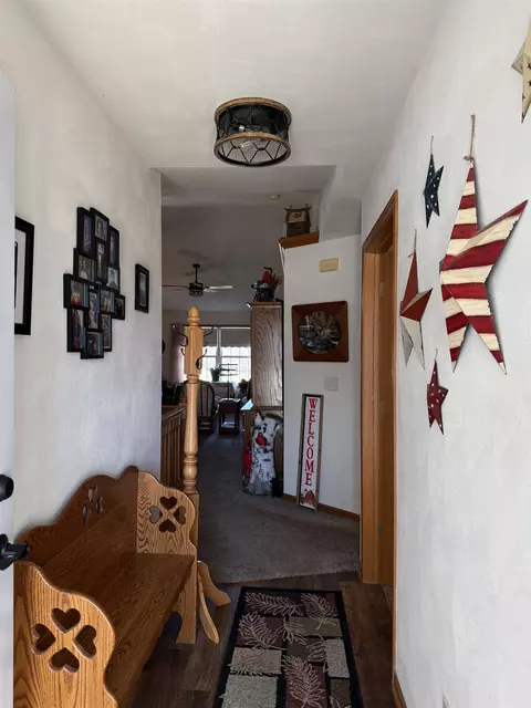Entry Way - 633 Park View St, Pecatonica, IL 61063 photo 2 of 2