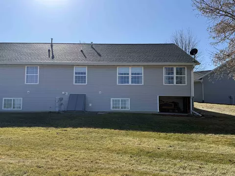 Exterior - 633 Park View St, Pecatonica, IL 61063 photo 10 of 16