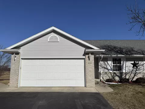 Exterior - 633 Park View St, Pecatonica, IL 61063 photo 11 of 16