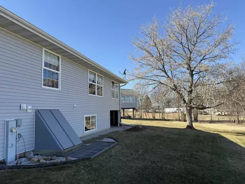Exterior - 633 Park View St, Pecatonica, IL 61063 photo 13 of 16