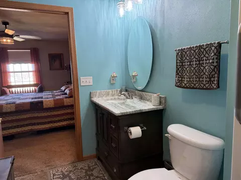 Bath - 633 Park View St, Pecatonica, IL 61063 photo 2 of 7