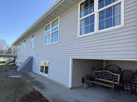 Exterior - 633 Park View St, Pecatonica, IL 61063 photo 12 of 16