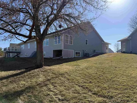 Exterior - 633 Park View St, Pecatonica, IL 61063 photo 15 of 16