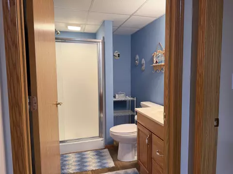 Bath - 633 Park View St, Pecatonica, IL 61063 photo 6 of 7
