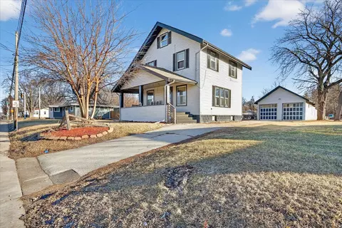 825 Harlem Rd, Machesney Park, IL 61115