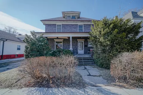 703 3rd St, Rockford, IL 61103