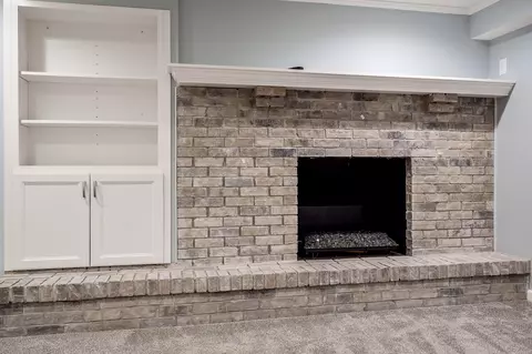 Living - 6747 Lynnhurst Ln, Roscoe, IL 61073 photo 13 of 13