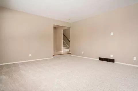 Living - 6747 Lynnhurst Ln, Roscoe, IL 61073 photo 3 of 13