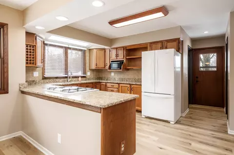 Kitchen - 6747 Lynnhurst Ln, Roscoe, IL 61073 photo 1 of 9