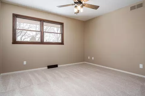 Bedroom - 6747 Lynnhurst Ln, Roscoe, IL 61073 photo 4 of 7