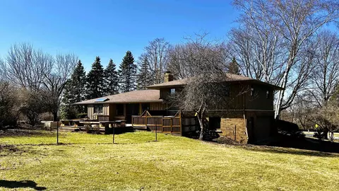 Exterior - 6747 Lynnhurst Ln, Roscoe, IL 61073 photo 7 of 7