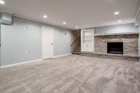 Living - 6747 Lynnhurst Ln, Roscoe, IL 61073 photo 11 of 13