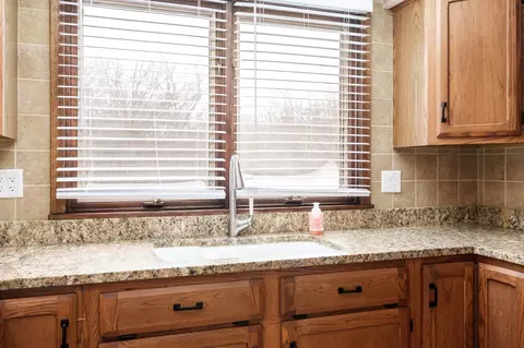 Kitchen - 6747 Lynnhurst Ln, Roscoe, IL 61073 photo 8 of 9