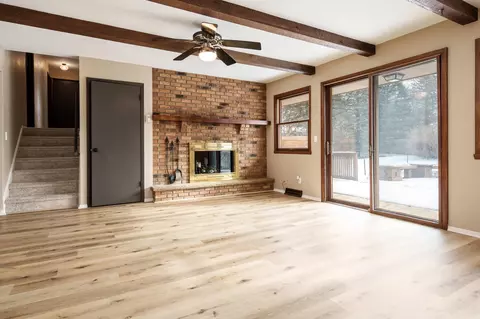 Living - 6747 Lynnhurst Ln, Roscoe, IL 61073 photo 10 of 13