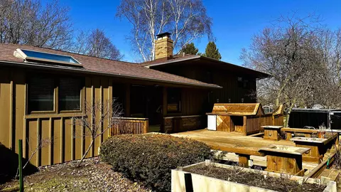 Exterior - 6747 Lynnhurst Ln, Roscoe, IL 61073 photo 2 of 7
