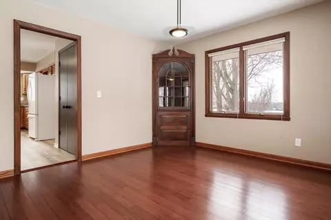 Living - 6747 Lynnhurst Ln, Roscoe, IL 61073 photo 5 of 13