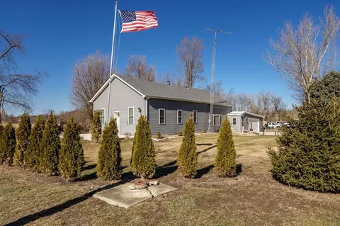 908 Hunter Rd, Caledonia, IL 61011