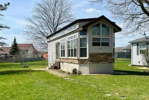 409 Spruce Dr, Belvidere, IL 61008