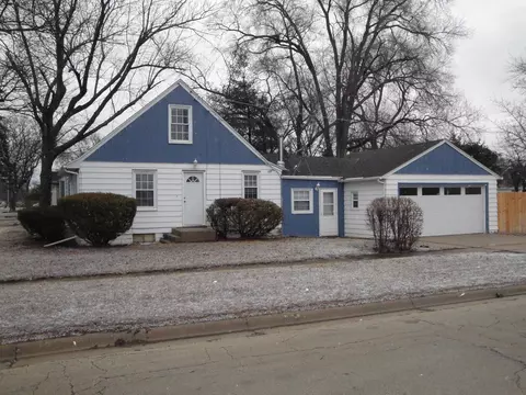 545 River Park Dr, Loves Park, IL 61111