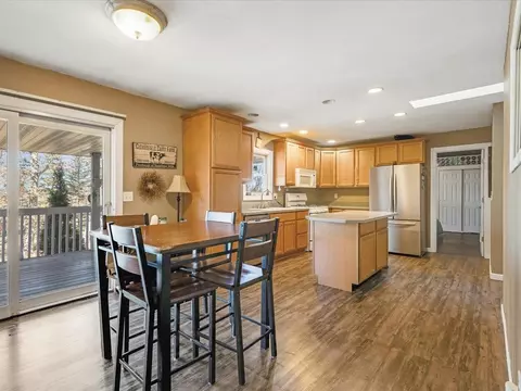 Kitchen - 585 Knollwood Dr, Lake Summerset, IL 61019 photo 4 of 4