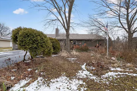 Exterior - 3941 Joan Drs, Roscoe, IL 61073 photo 3 of 3