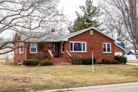 526 N Simmons St, Stockton, IL 61085