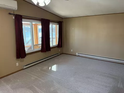 Living - 2173 Eagle Dr, Freeport, IL 61032 photo 1 of 6