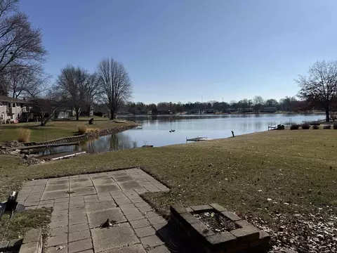 Exterior - 2173 Eagle Dr, Freeport, IL 61032 photo 7 of 7
