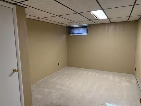 Bedroom - 2173 Eagle Dr, Freeport, IL 61032 photo 6 of 7