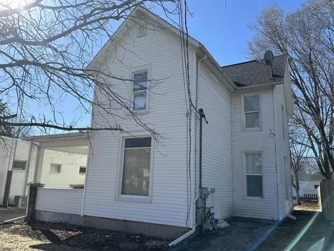 408 N West Ave, Freeport, IL 61032