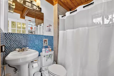 Bath - 2217 Gainsboro Rd, Lake Summerset, IL 61019 photo 1 of 1