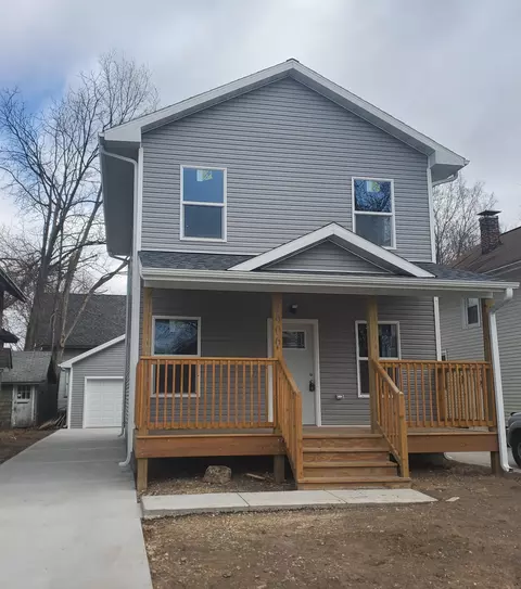 1906 S 4th St, Rockford, IL 61104