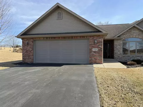 713 Birch Dr, Byron, IL 61010