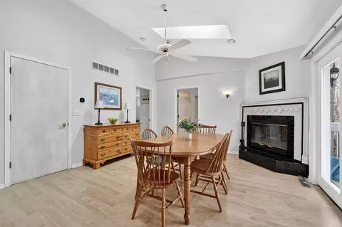 Dining - 2354 Butternut Bnd, Lake Summerset, IL 61019 photo 1 of 2