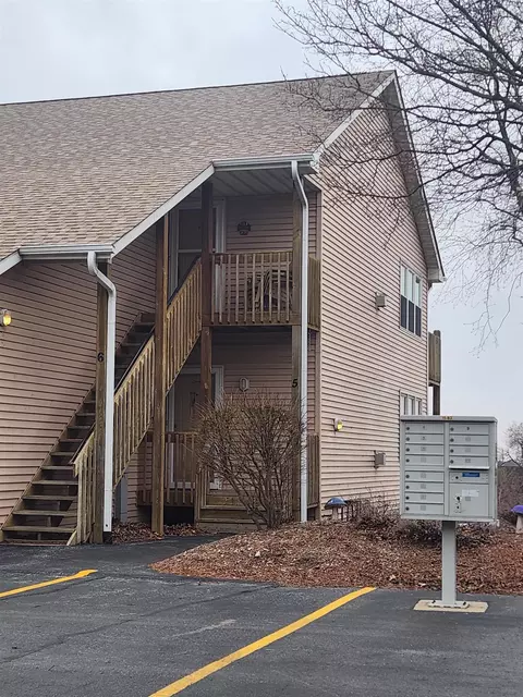 7270 N Alpine Rd #6, Loves Park, IL 61111