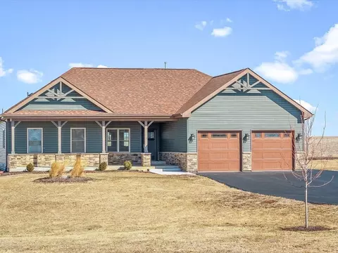 14483 Montague Rd, Winnebago, IL 61088