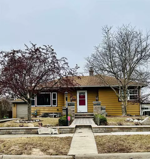 3251 Dartmouth Dr, Rockford, IL 61108