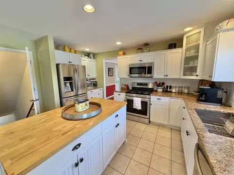 Kitchen - 5206 E Hubbard Trl, Byron, IL 61010 photo 4 of 4