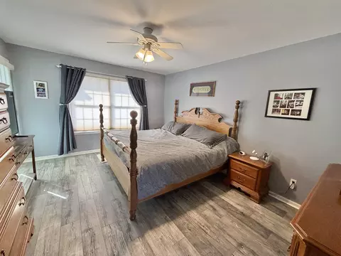 Bedroom - 5206 E Hubbard Trl, Byron, IL 61010 photo 4 of 9