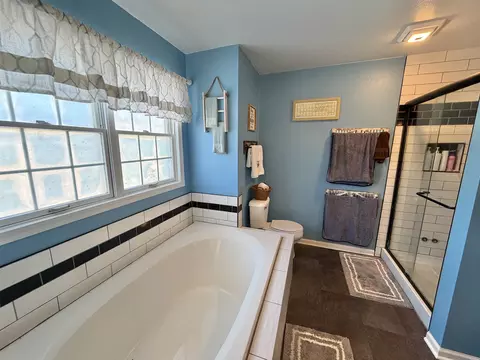 Bath - 5206 E Hubbard Trl, Byron, IL 61010 photo 4 of 6