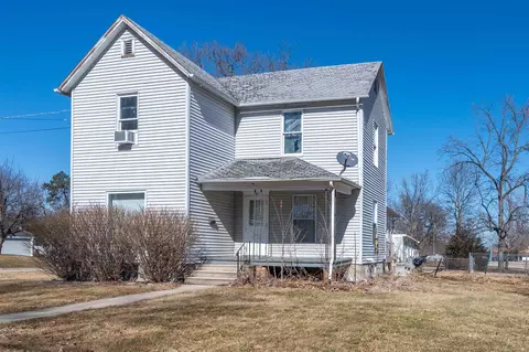 502 E Brayton Rd, Mount Morris, IL 61054