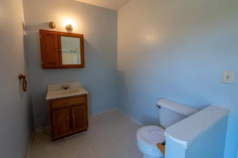 Bath - 502 E Brayton Rd, Mount Morris, IL 61054 photo 2 of 2