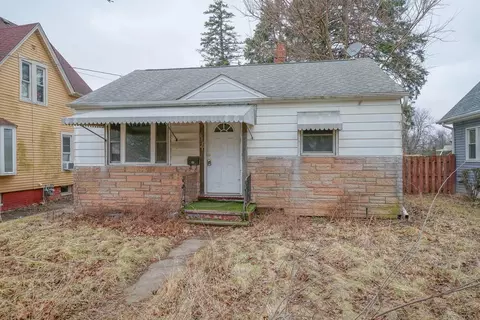 631 Haish Blvd, Dekalb, IL 60115