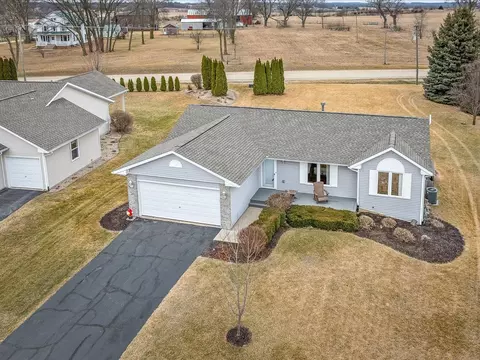 3810 Foxglove Ln, Winnebago, IL 61088