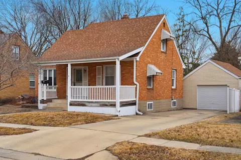 838 N Dement, Dixon, IL 61021