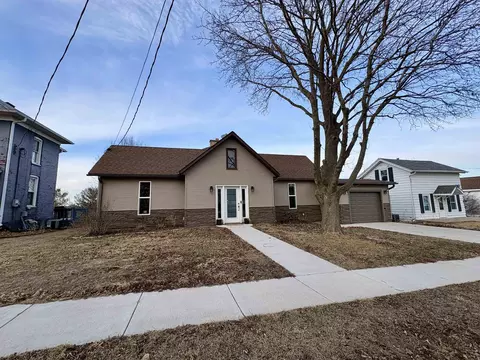 436 Hubbard St, Winslow, IL 61089