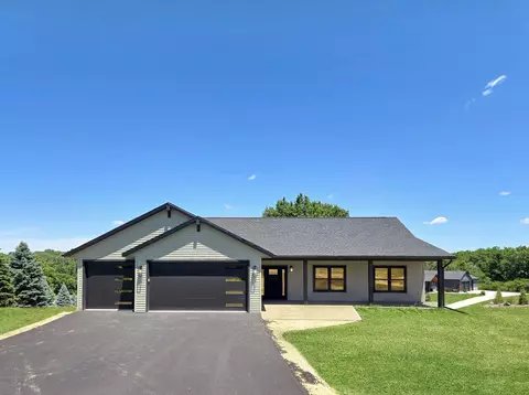21-51 Marina Ct, Lanark, IL 61046