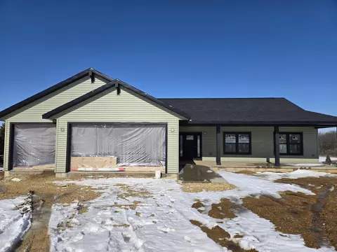 21-51 Marina Ct, Lanark, IL 61046