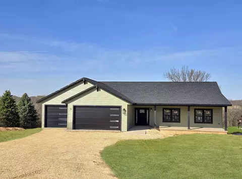 21-51 Marina Ct, Lanark, IL 61046